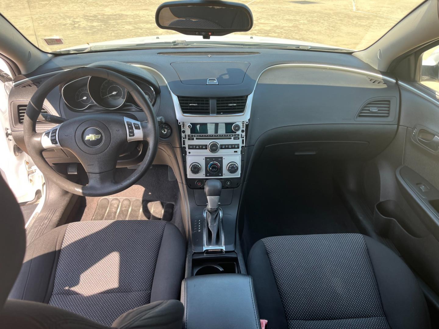 2012 white /black Chevrolet Malibu 1LT (1G1ZC5EU4CF) with an 2.4L L4 DOHC 16V FFV engine, 6-Speed Automatic transmission, located at 14700 Tomball Parkway 249, Houston, TX, 77086, (281) 444-2200, 29.928619, -95.504074 - Photo#10